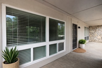 Building Photo - 500 E Riverside Dr