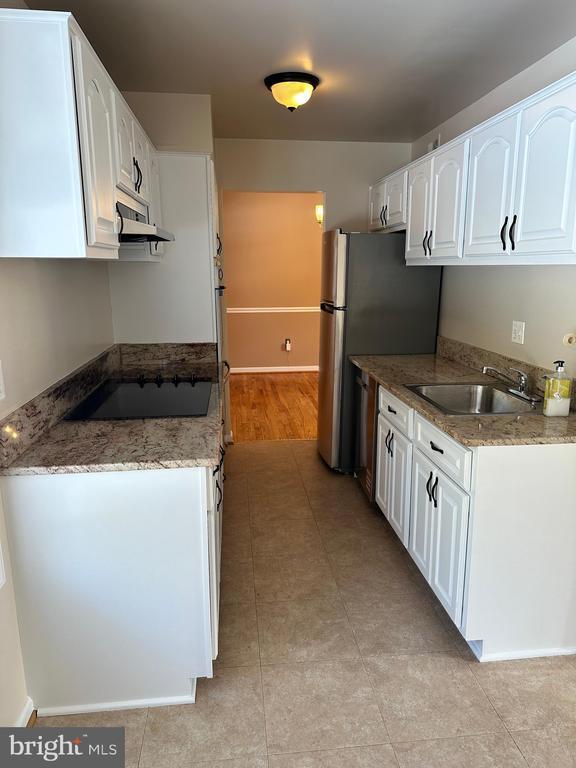 Foto del edificio - 4405 Bel Pre Rd