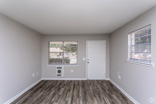 1BR, 1BA - 550 SF - Oakview Apartments