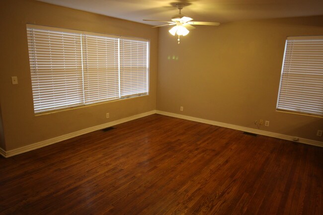 Living Room - 2716 Green St