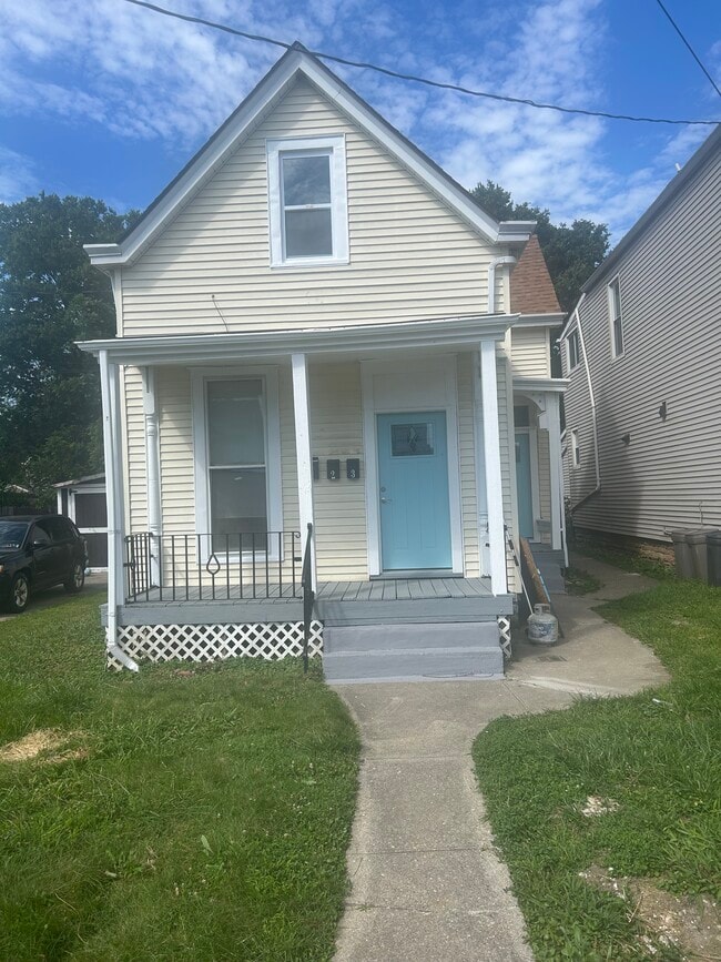 Building Photo - 506 Maple St
