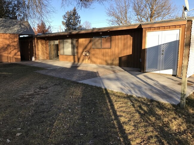 Foto del edificio - 205 Daley Dr