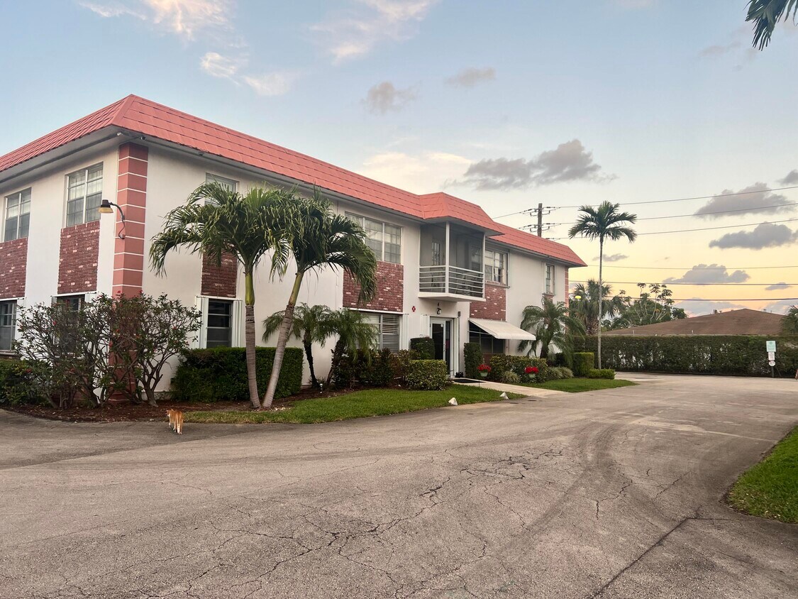 3550 NW 8th Ave Unit 404, Pompano Beach, FL 33064 Condo for Rent in