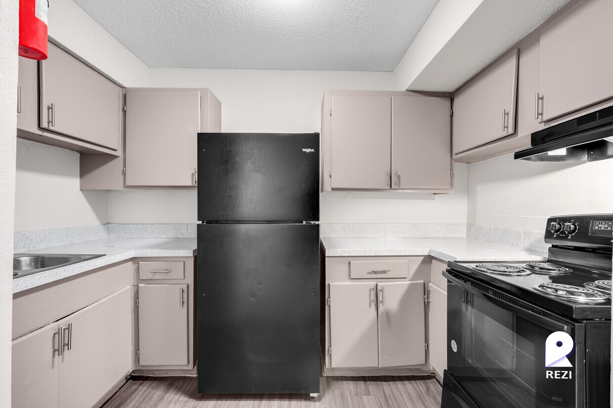 Foto principal - 8217 Fulton St