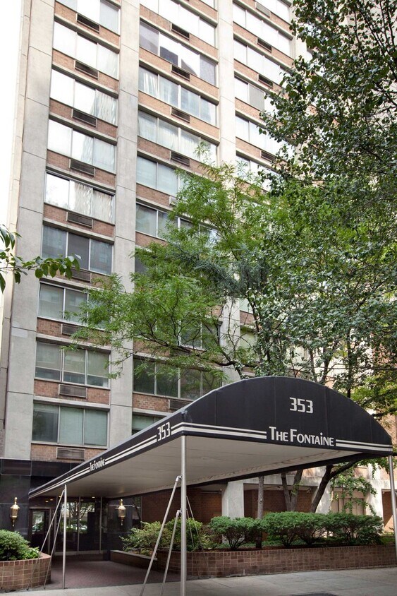 Foto del edificio - 353 E 72nd St