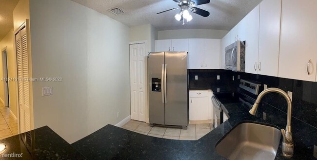 Foto del edificio - 2 br, 2 bath Townhome - 11432 SW 17th Ct V...