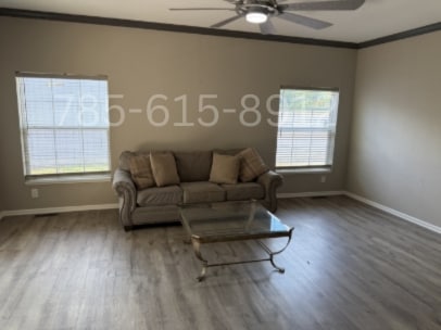 Foto del edificio - 14162 Hwy P