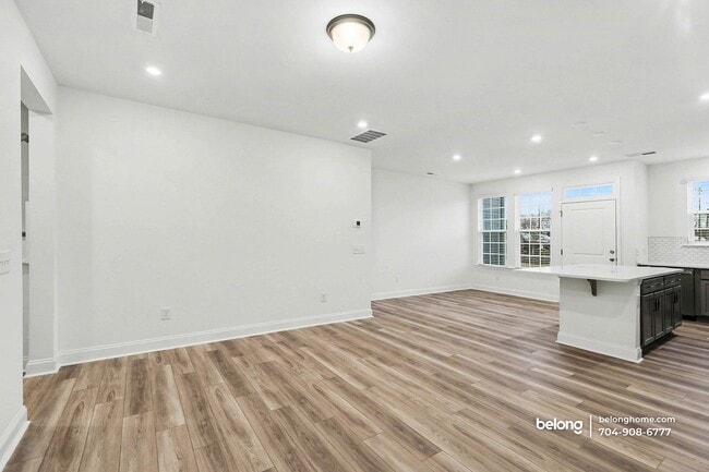 Building Photo - 2911 Herringbone Rd