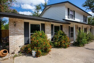 Building Photo - 10404 Doering Ln