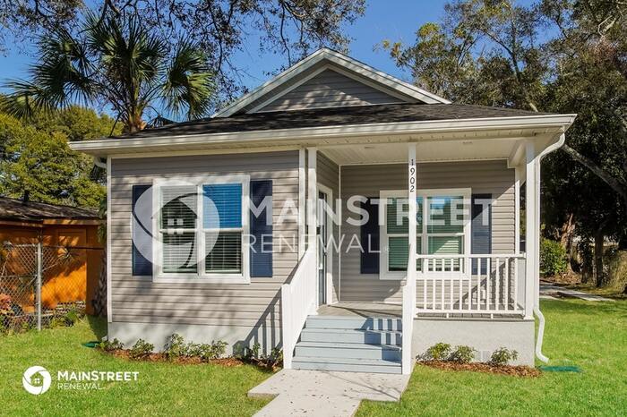 Primary Photo - 1701 16TH AVE S, Saint Petersburg, FL 33712