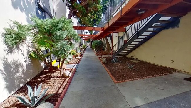 Foto del edificio - 844 Chestnut Ave