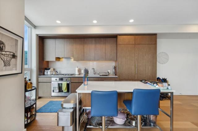 Building Photo - 1 bedroom in Seattle WA 98101