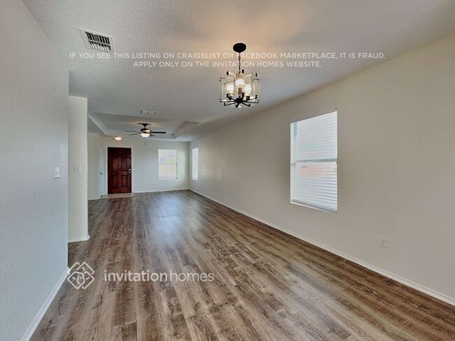 Building Photo - 27305 Paraiso Manor