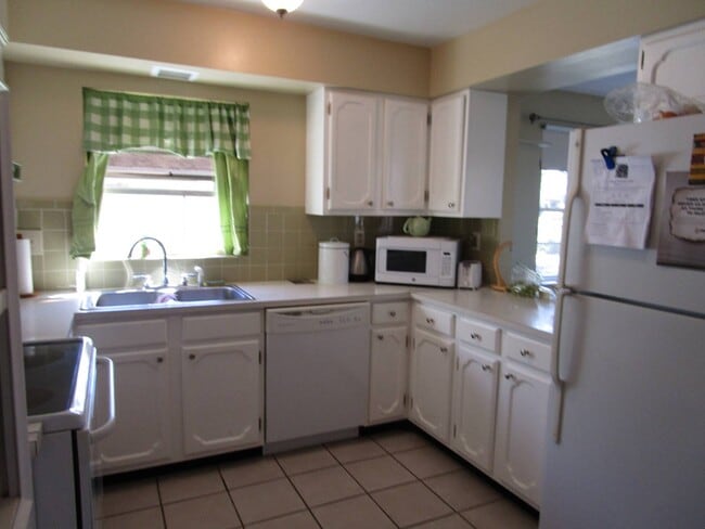 Foto del edificio - 2641 Greenacre Dr