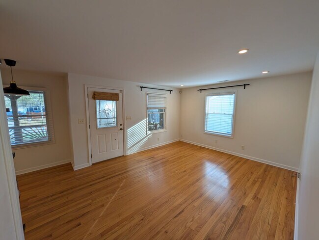 Foto del edificio - 7626 McGee St