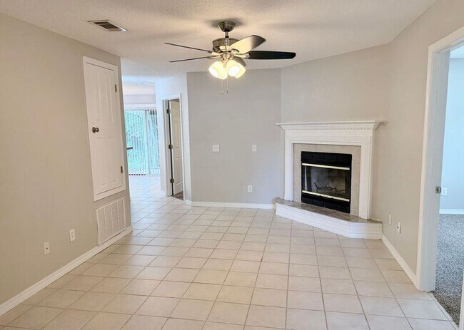 Foto del edificio - 10608 Wilderness Ln