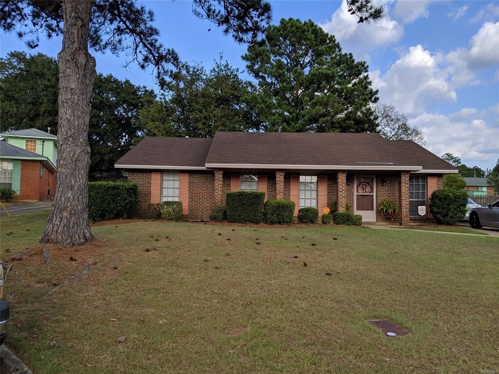 Primary Photo - 919 Heath Dr