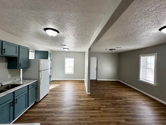 Foto del edificio - 2 Bedroom House for Rent