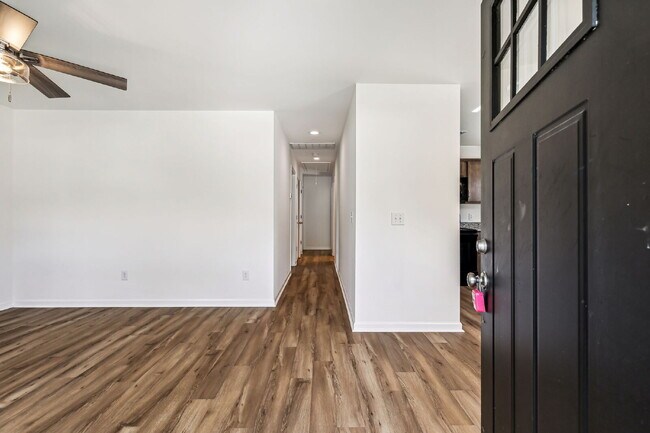 Foto del edificio - 1816 Cunningham Ridge