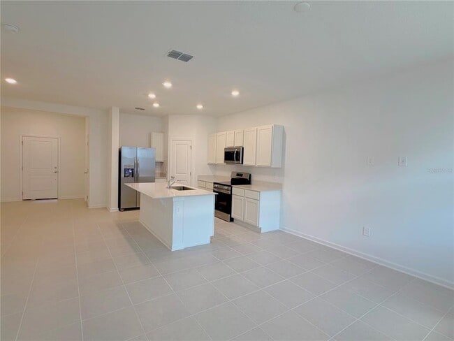 Foto del edificio - 618 Poppy Ln