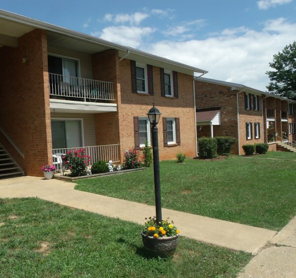 35 Theresa Cir, Verona, VA 24482 Apartments in Verona, VA