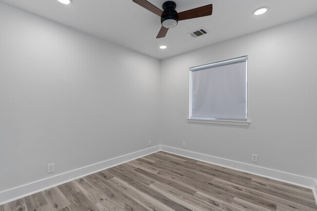 Building Photo - 16512 Trevin Cv