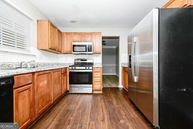 Building Photo - 4107 Shoreside Cir SW