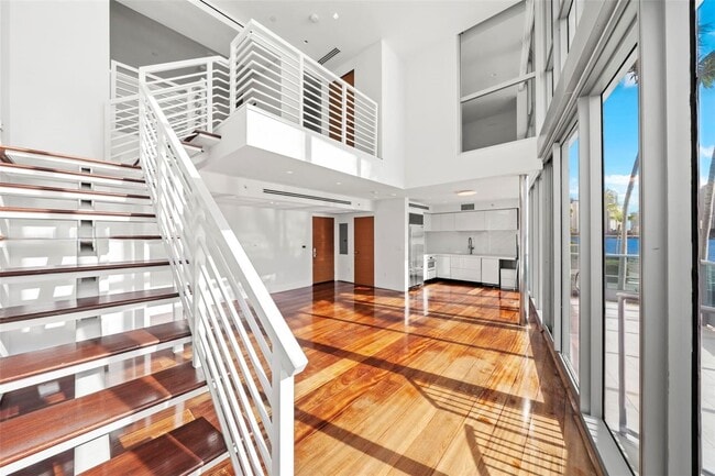 Building Photo - 1331 Brickell Bay Dr