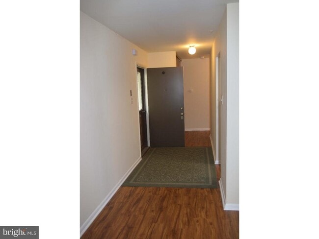 Building Photo - 23B E Daisy Ln