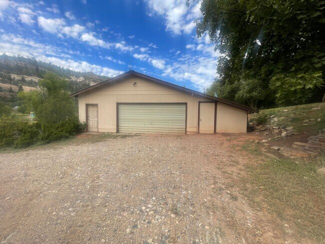 Building Photo - Valley & Mountain Views in Beautiful Falls...
