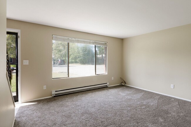 Building Photo - 9207 Sharon Dr