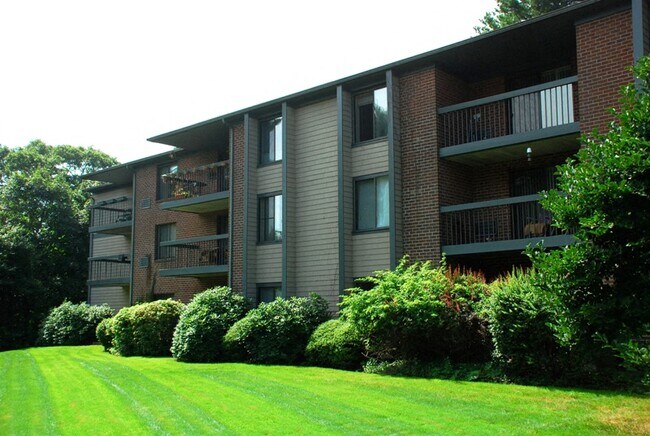 Building Photo - Stone Run East