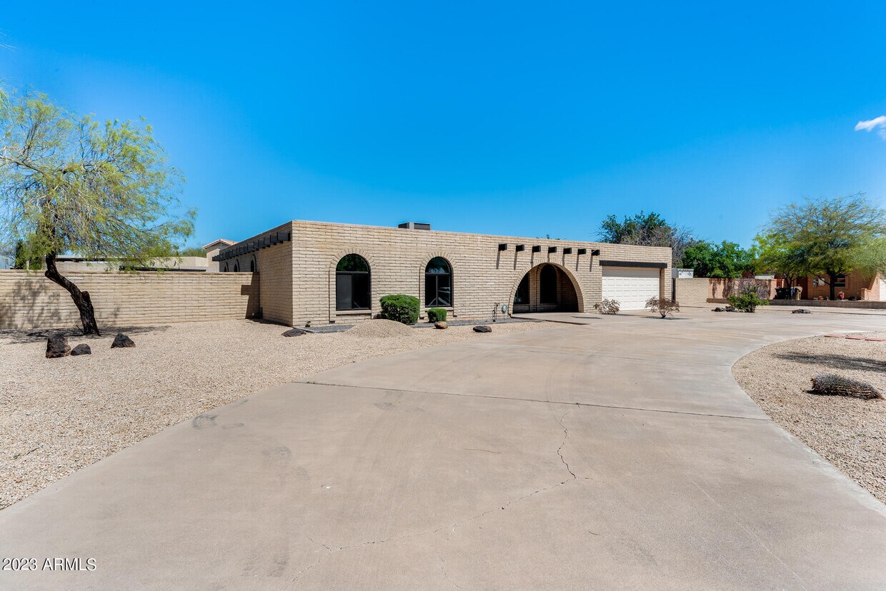 5016 W Tierra Buena Ln, Glendale, AZ 85306 House Rental in Glendale