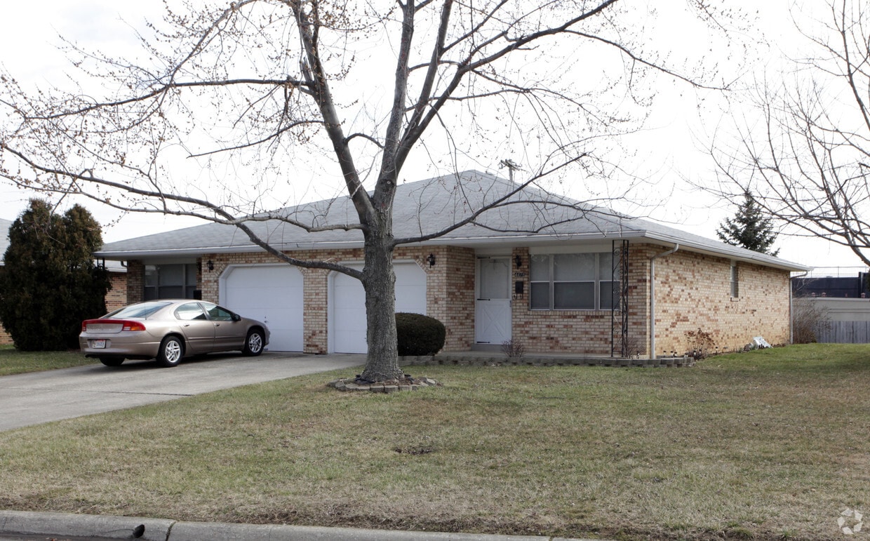 Building Photo - Norwell Drive Duplexes