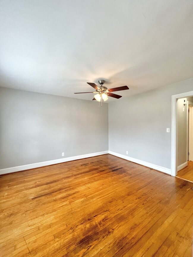 Foto del edificio - 112 N Meade St