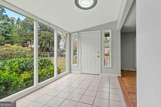 Building Photo - 2312 Wayside Dr