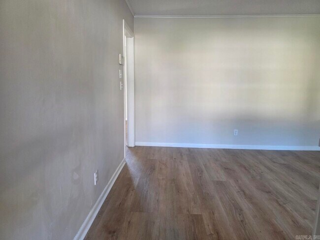 Foto del edificio - 5505 Crescent Dr
