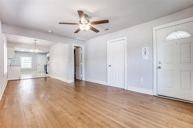 Building Photo - 2757 W Clarendon Dr