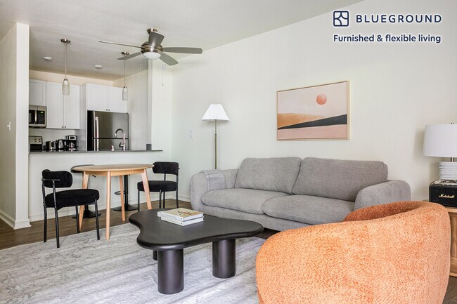 Foto del edificio - 350 E Del Mar Blvd