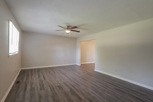 Foto del edificio - 1407 Torrence Grove Church Rd
