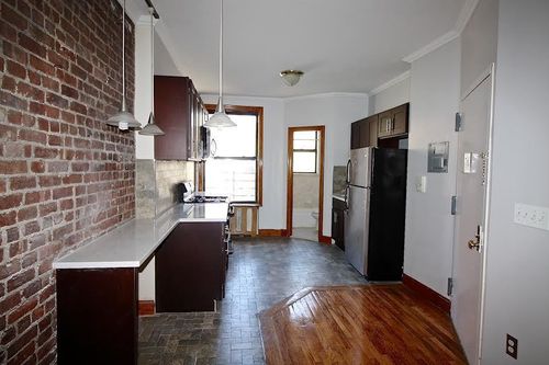 Primary Photo - 556 W 43rd St
