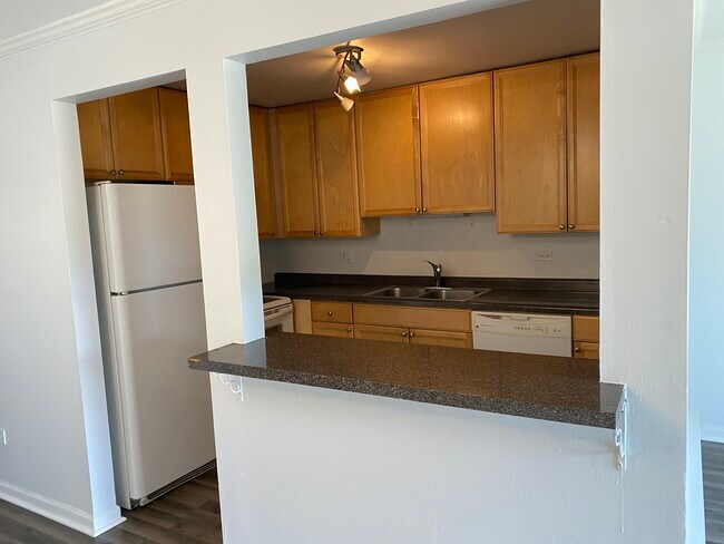 Building Photo - 509 Spruce Dr