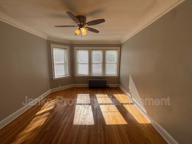 Foto del edificio - 654 E 81st St