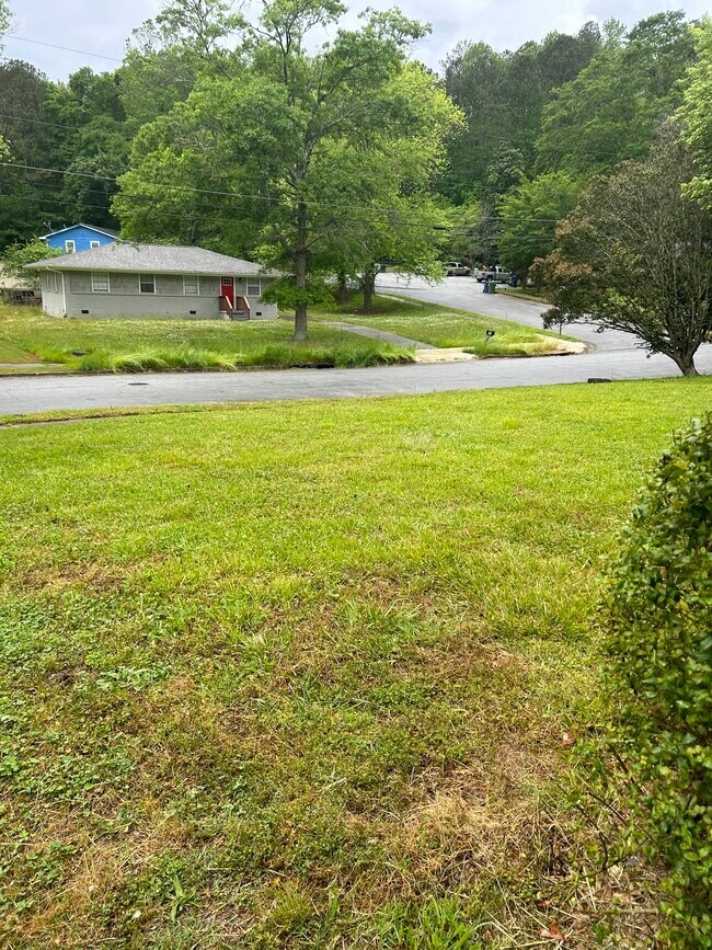 Building Photo - 790 Plainville Cir SW