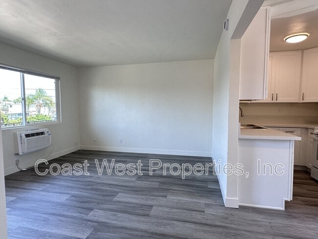 Building Photo - 816 S Orange Ave