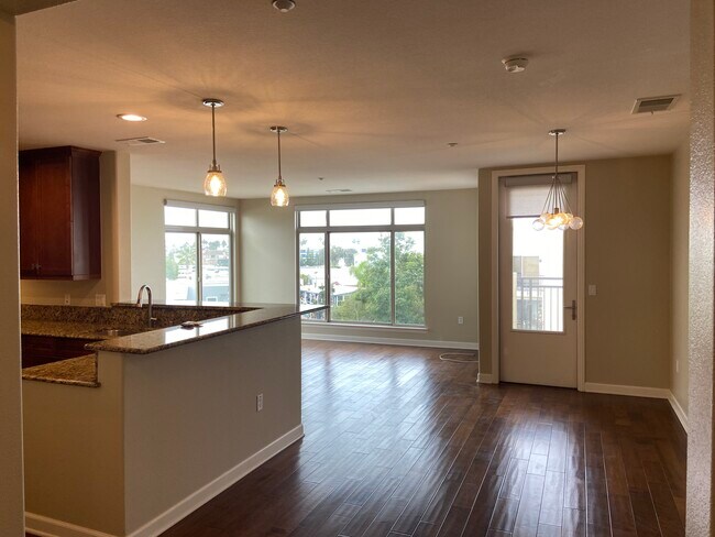 Building Photo - 1019 Costa Pacifica Way