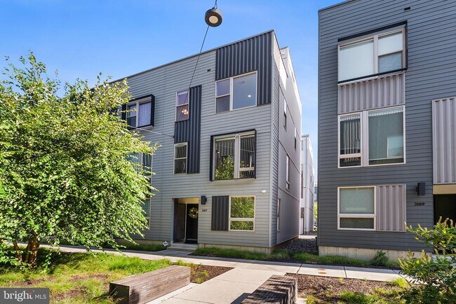 Foto del edificio - 3107 Birchview Walk