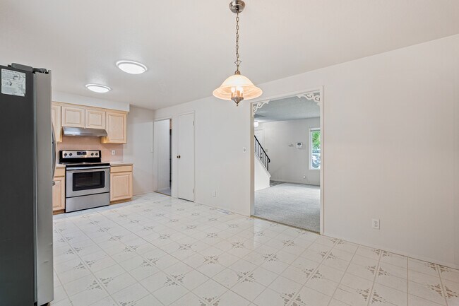Building Photo - 13320 60th Dr SE