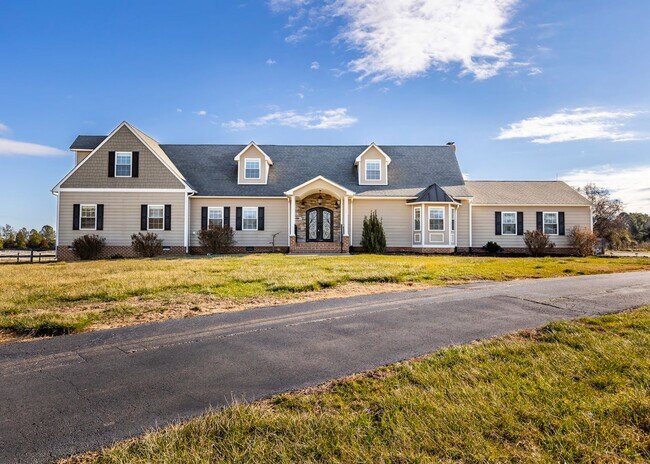 Foto del edificio - 5 bedroom home