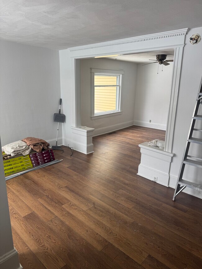 Foto del edificio - 222 W 3rd St